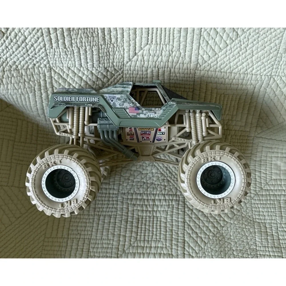SML Soldier Fortune Monster Truck Military Green Plastic Toy BKT Tires 78700